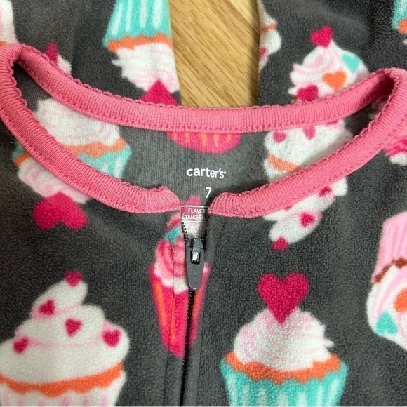 Carter’s Fleece Footed Pajamas Sz 7 Gray Kids Girls Toddler One Piece Cupcake - Picture 2 of 3